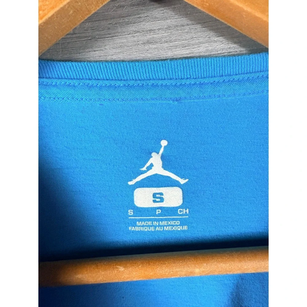 Jordan Gatorade Be Like Mike Long Sleeve Shirt Mens Small Aqua Blue Nike